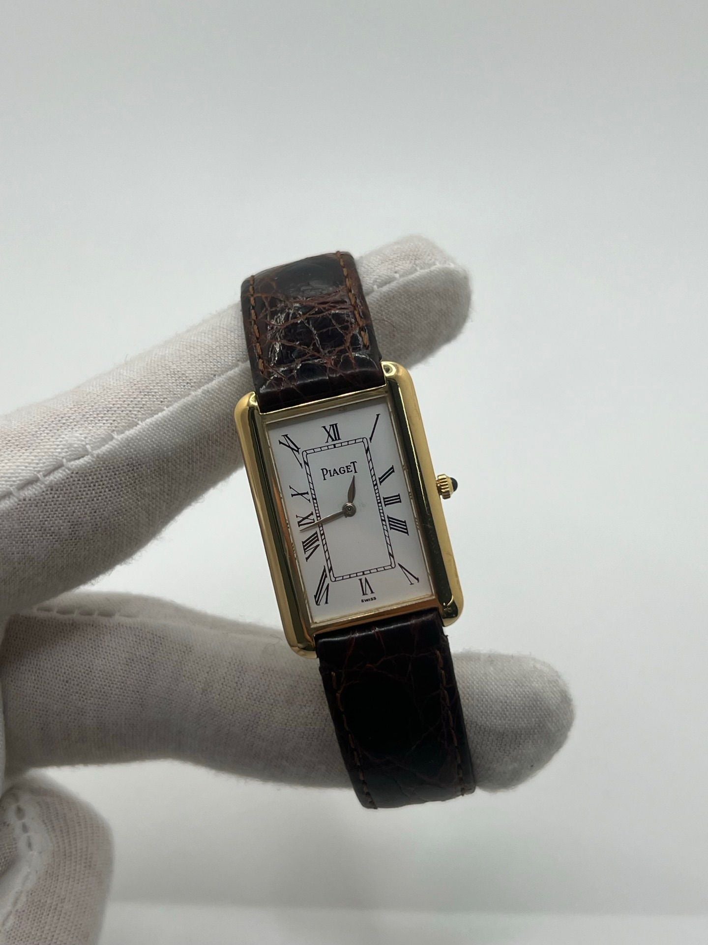 Montre PIAGET Tank allongée en or jaune