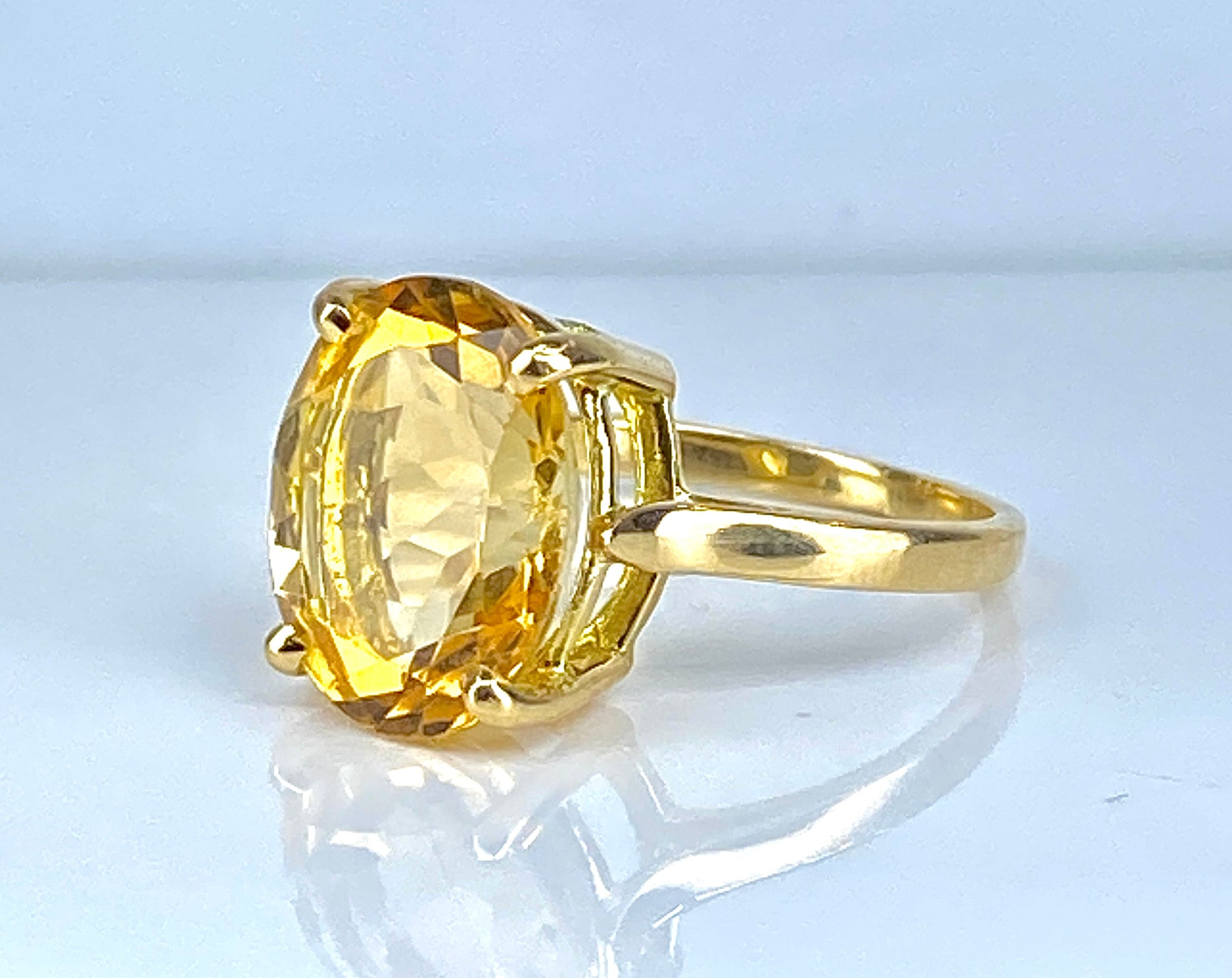 Bague en or jaune 18 carats et citrine