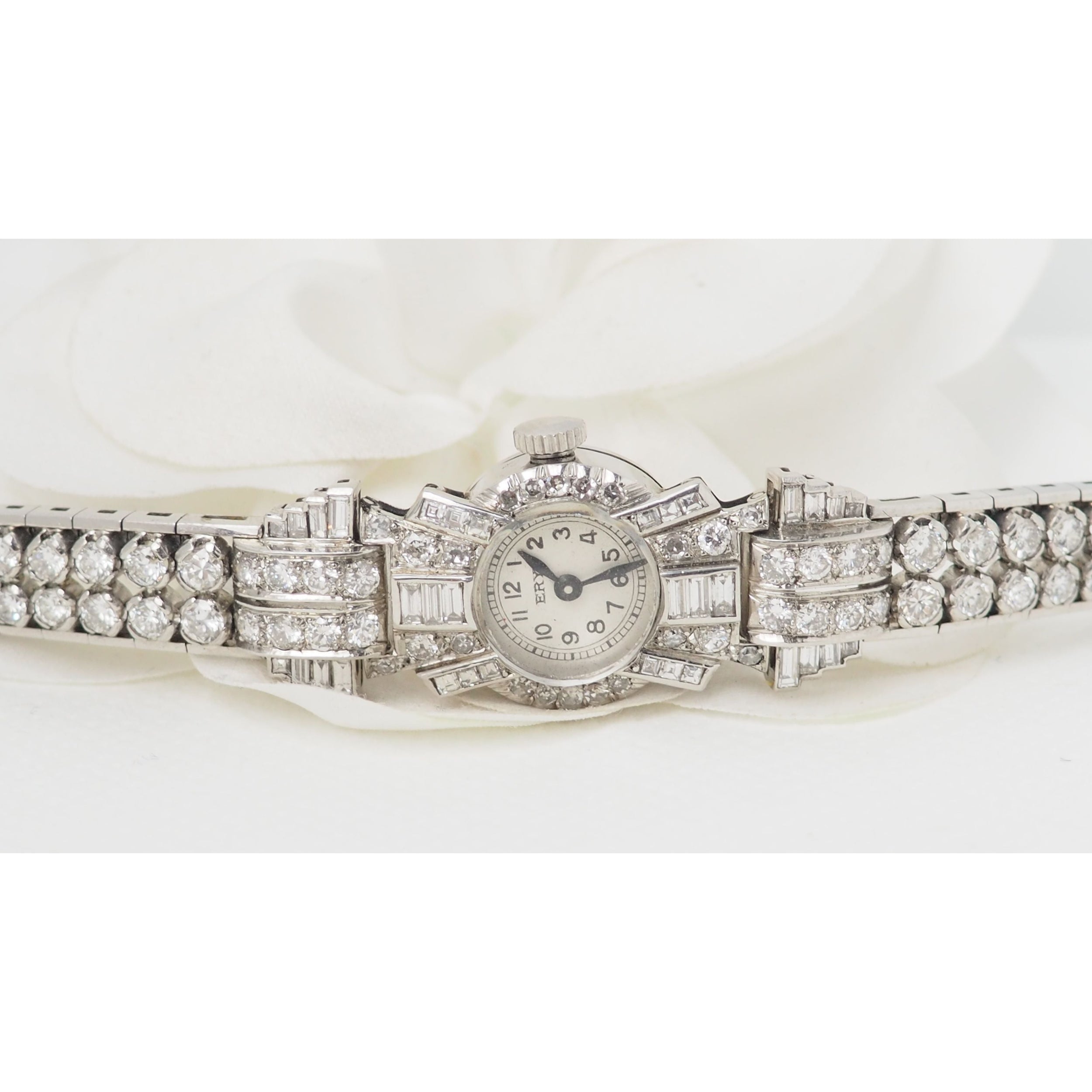 Montre ancienne en or platine et diamants