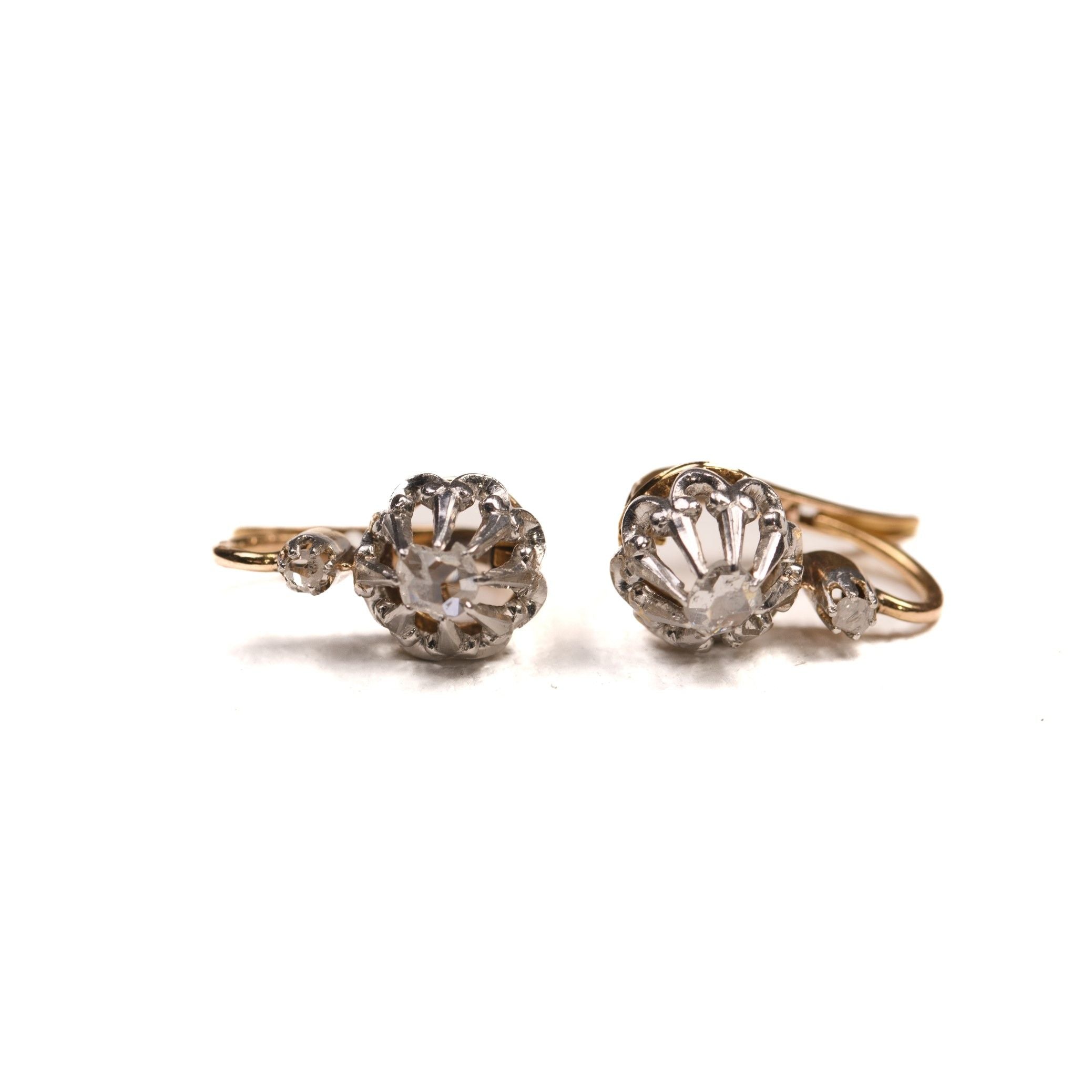 Boucles d'oreilles Dormeuses anciennes en or et diamants
