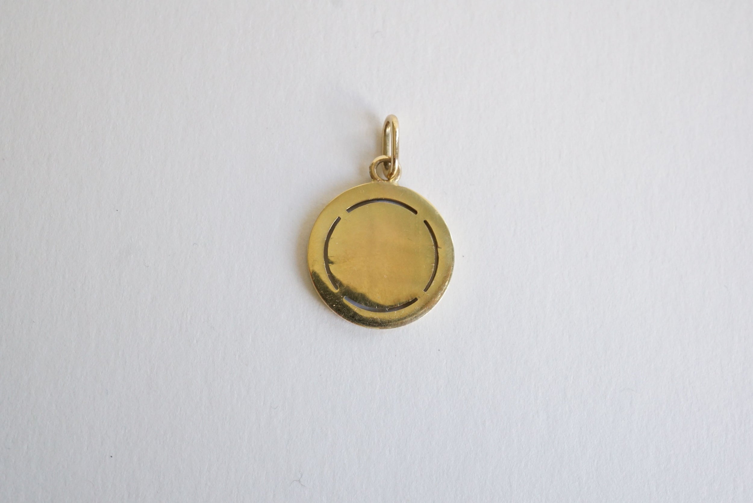 Augis Médaille or rubis et diamants