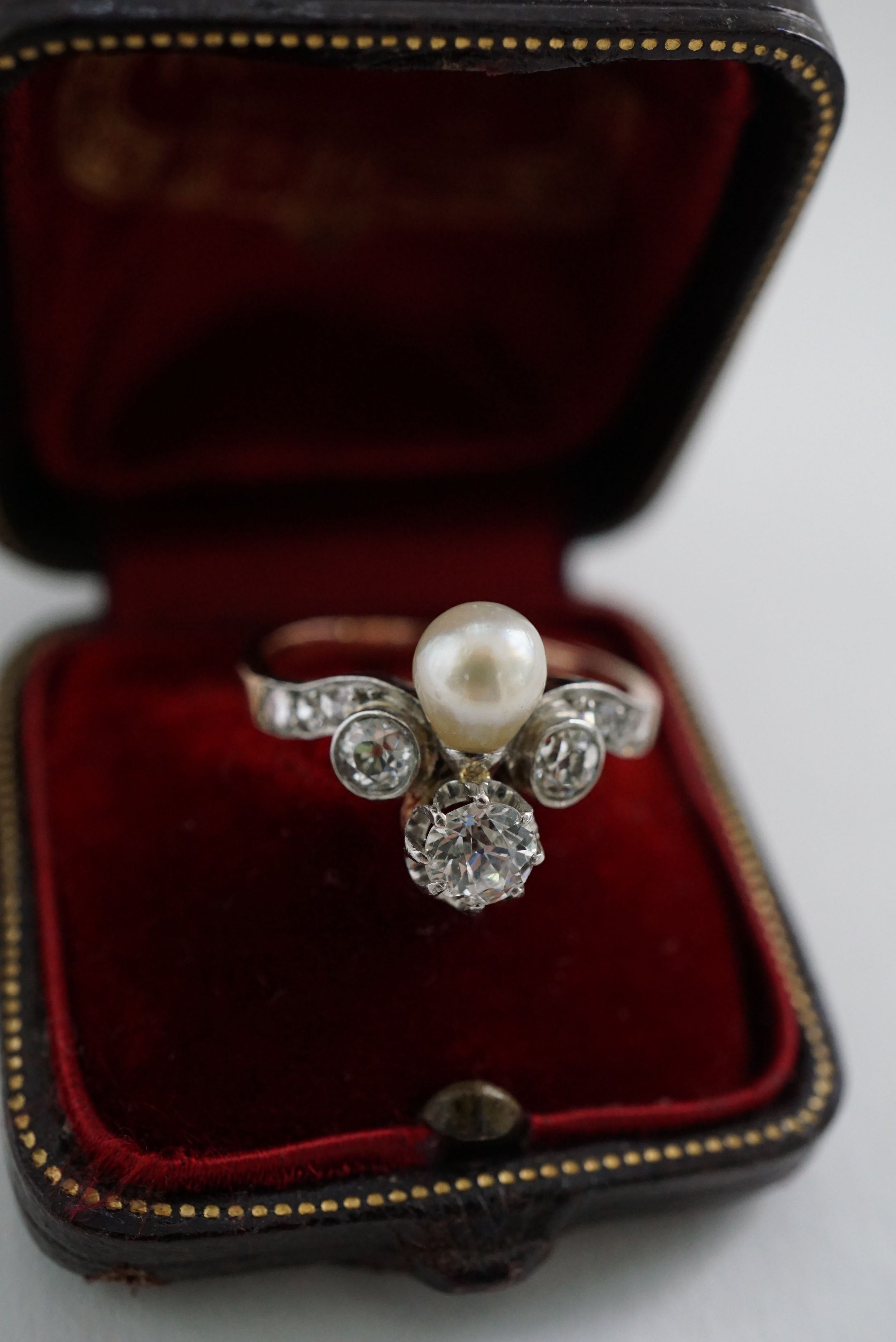 Bague Duchesse or perle et diamants