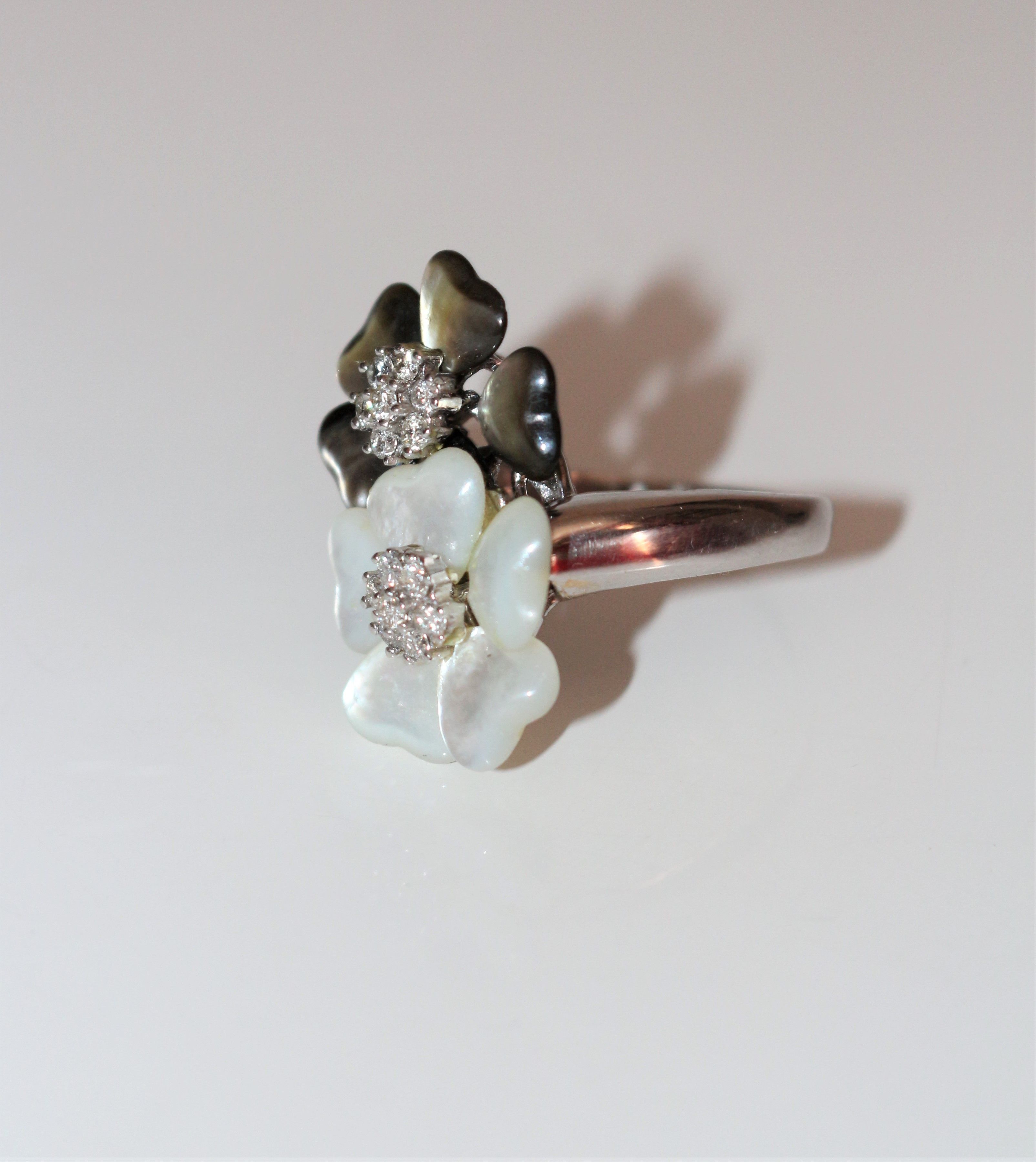 Bague Double Fleur nacre et diamants