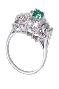 Ring Surroundings in white gold, emerald and diamonds