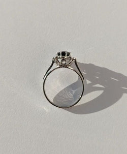 Bague Pompadour Saphir vert Diamants Or blanc