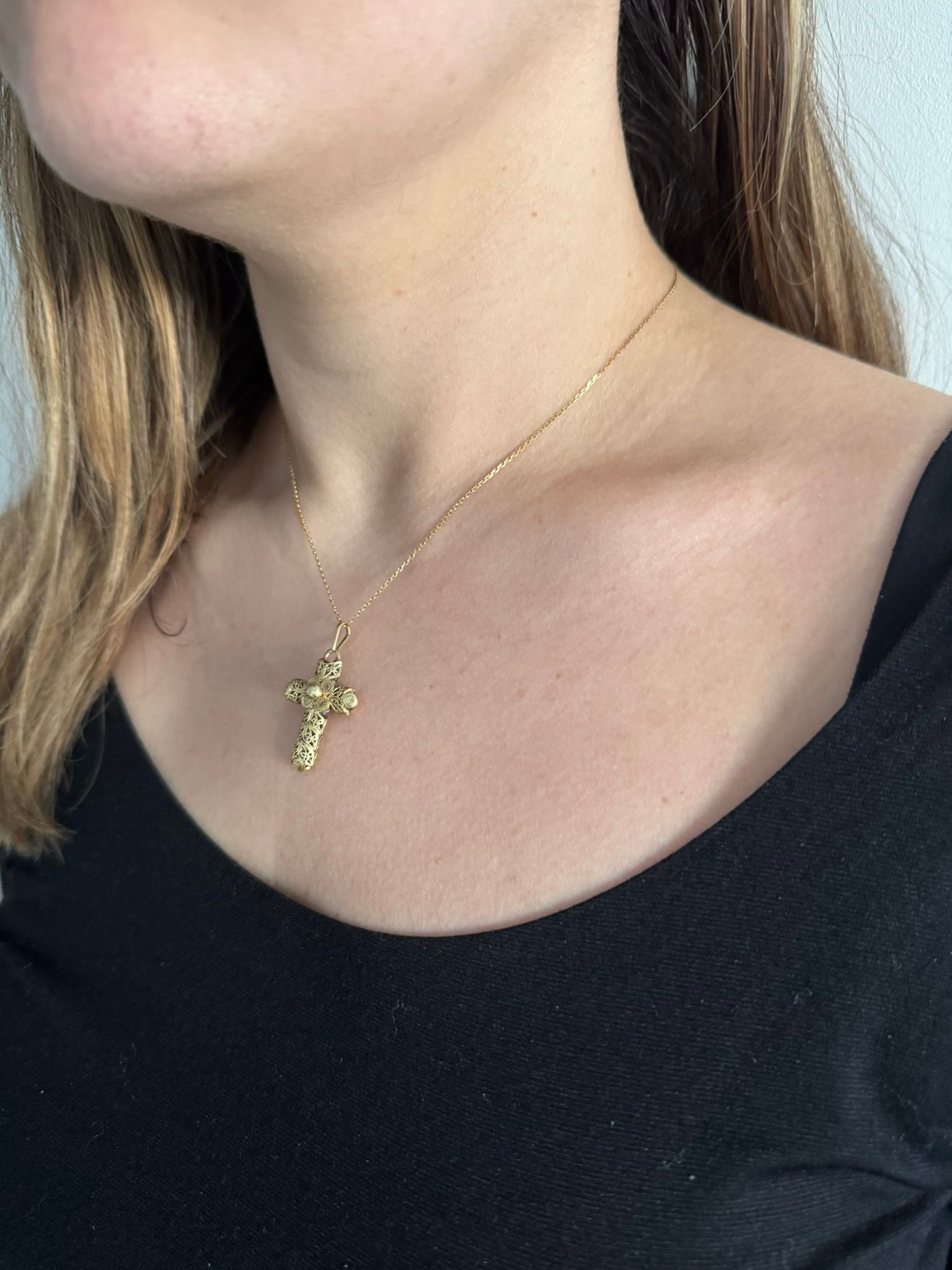 Croix Filigranée En Or Jaune