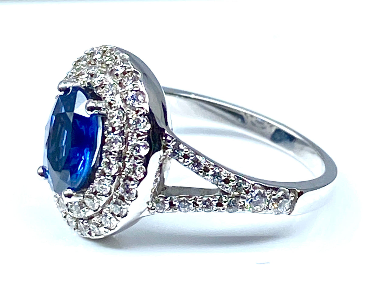 Bague en or blanc 18 carats en saphir et diamants