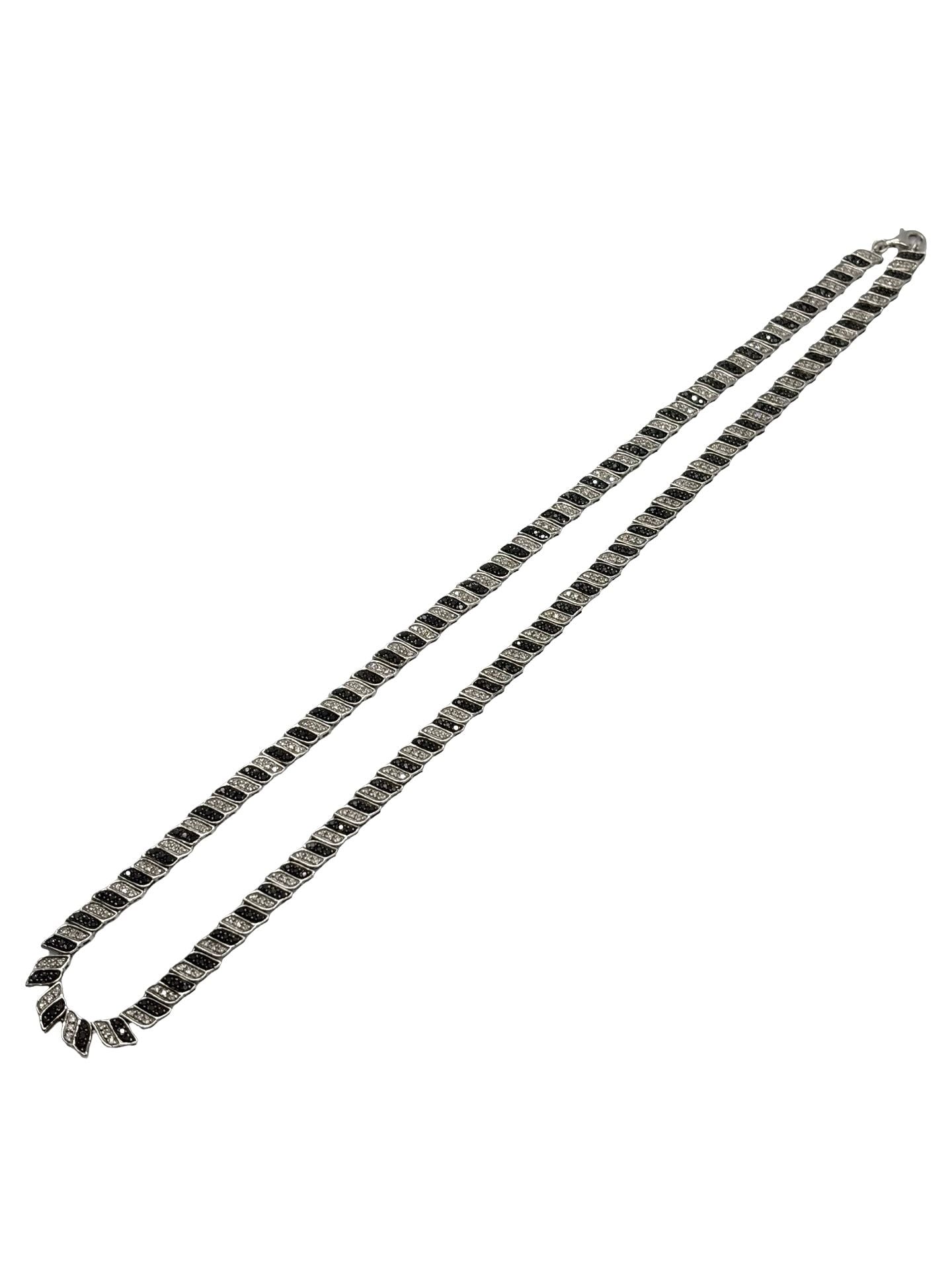 Collier en or blanc 18K et diamants incolores et noirs 2 ct