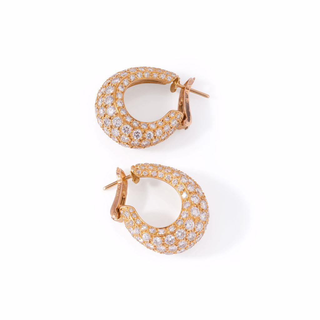 Boucle d'oreilles créoles en or jaune et diamants