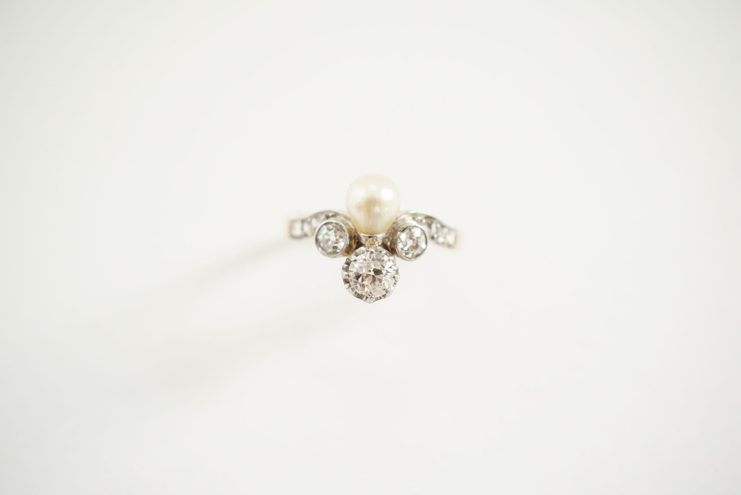 Bague Duchesse or perle et diamants