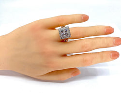 Ring in yellow gold, white gold and diamonds