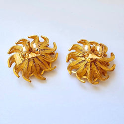 Boucles d’oreilles motif floral en or jaune 18 carats