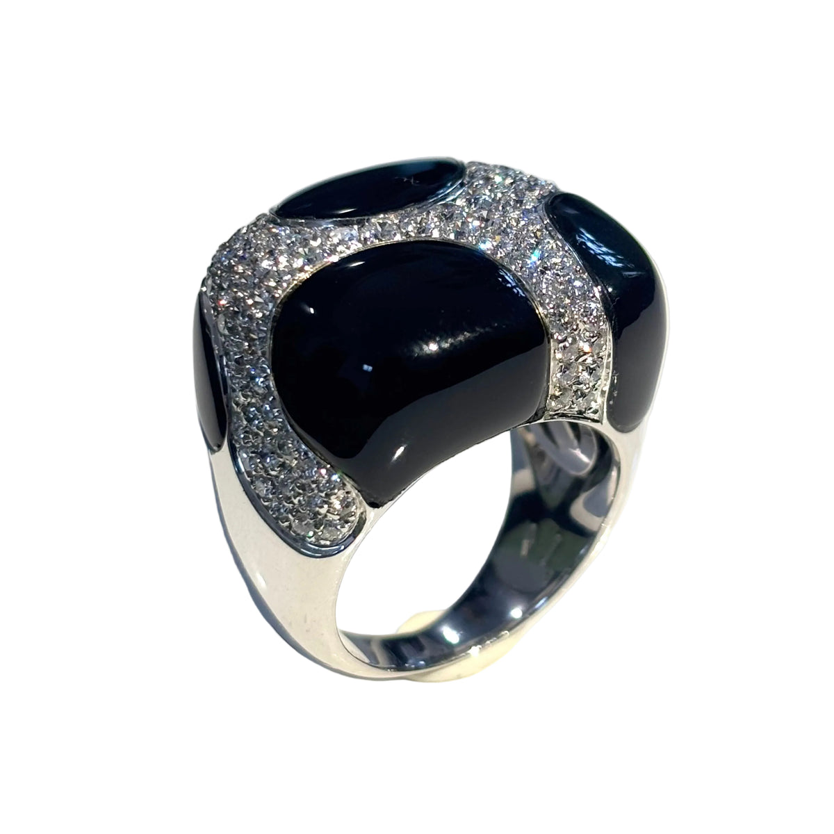 Bague Cocktail en or blanc, émail et diamants