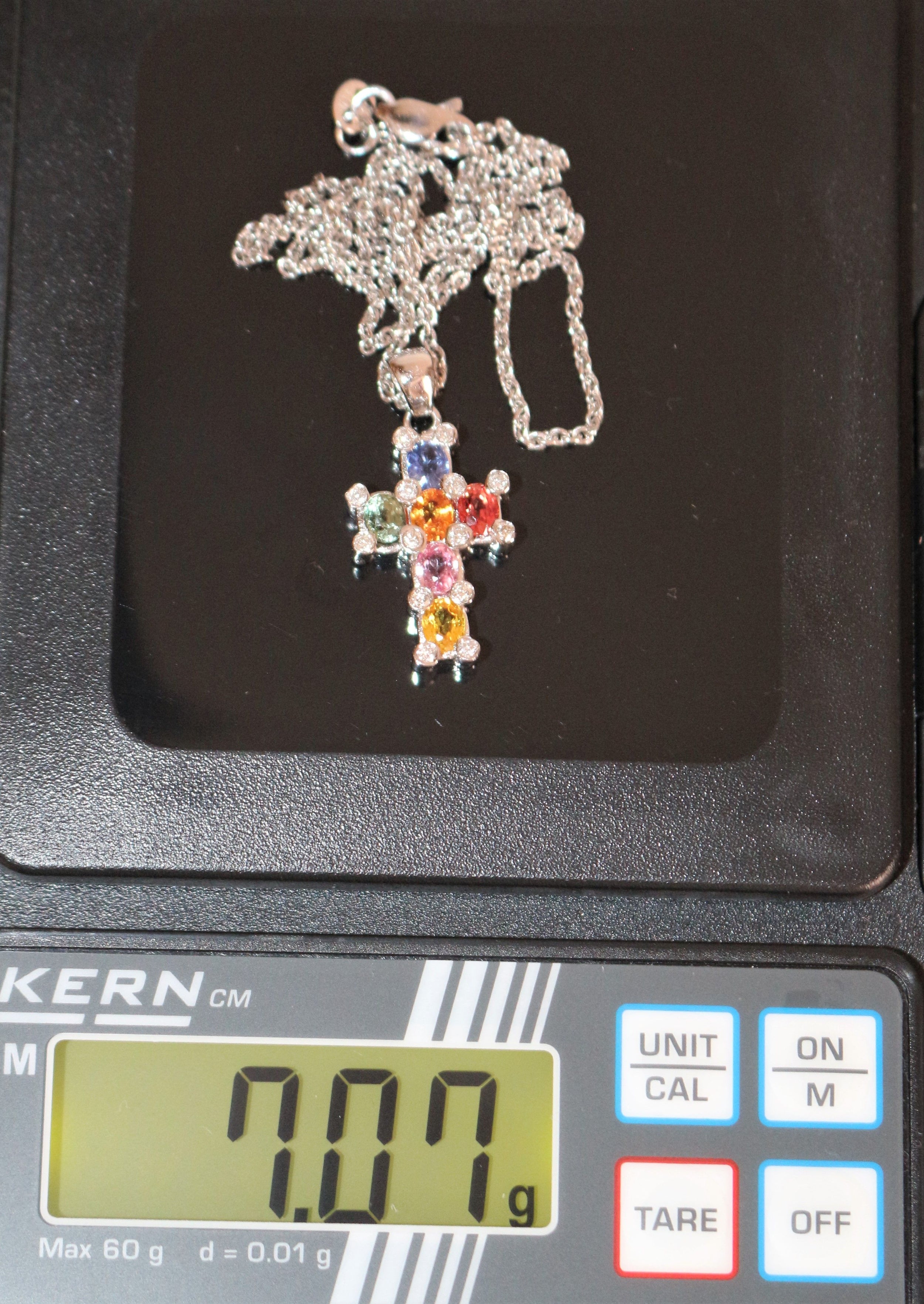 Collier Croix saphirs Or Blanc