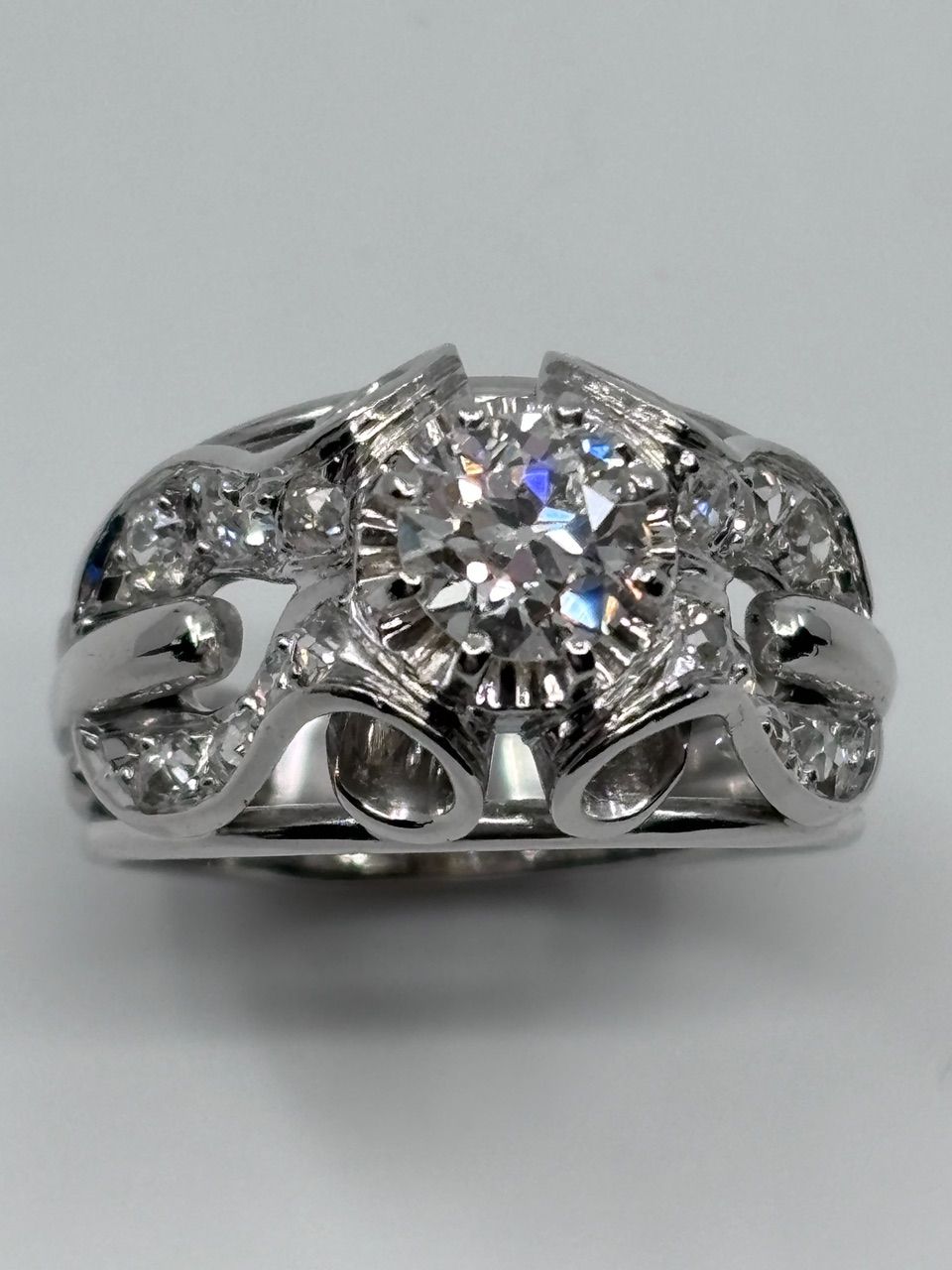 Bague en platine et diamant Epoque 1950