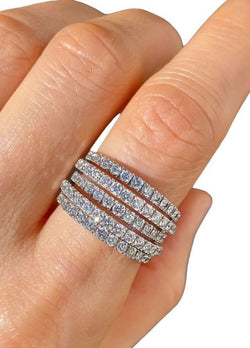 Bague DE BEERS, en or blanc 18k et diamants.