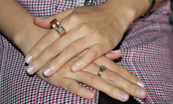 Bague Tank Diamant Et Pierres Rouges