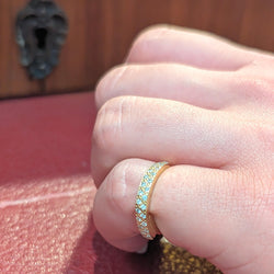 Alliance en or jaune et diamants