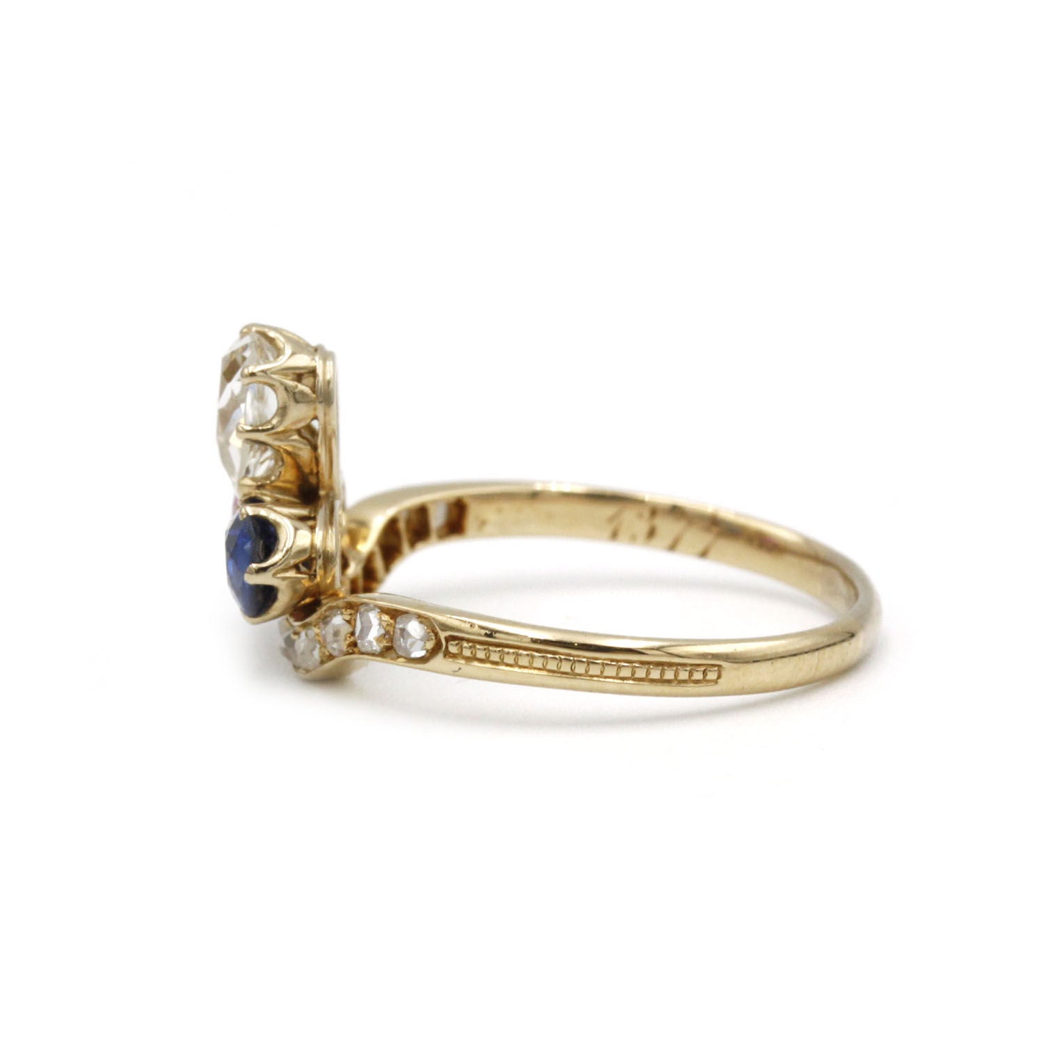 Ring XIXème - Yellow gold, diamonds, ruby and sapphire.