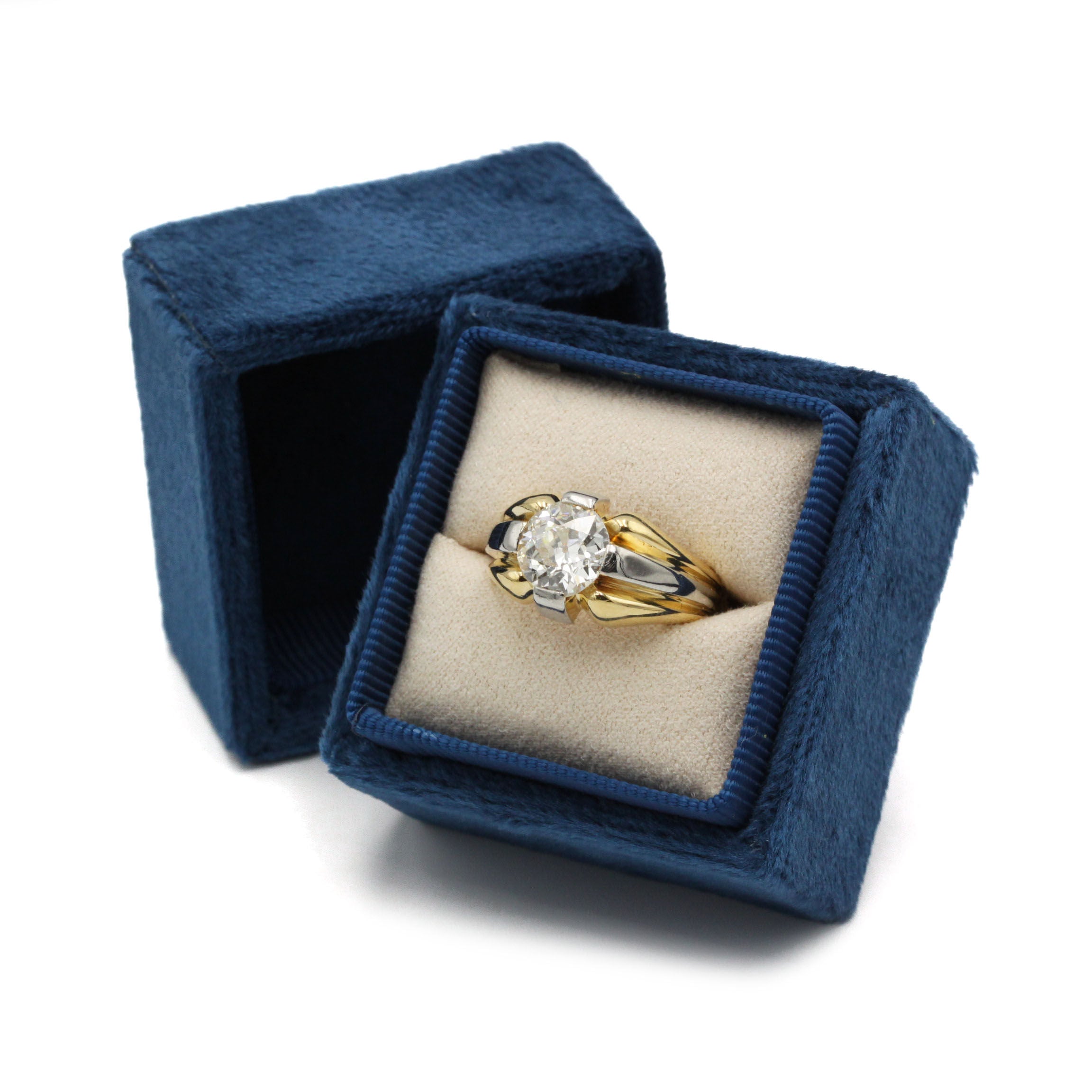 Ring Chevalière in yellow gold, white gold and diamond