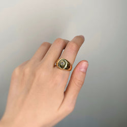 Signet ring in yellow gold and diamond