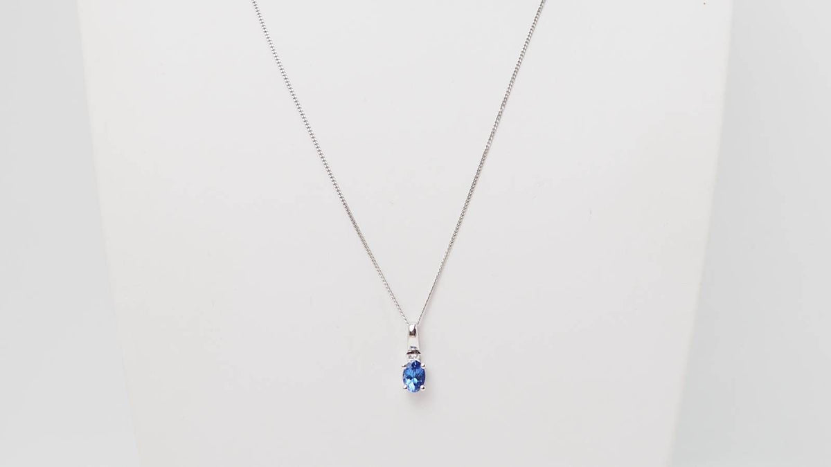 Collier en or blanc, tanzanite et diamants