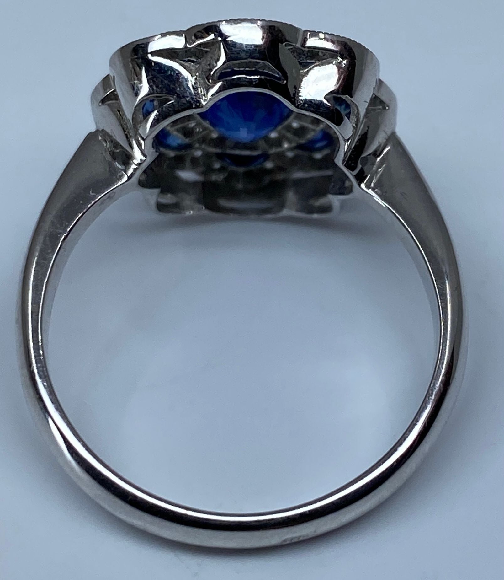18k gold sapphire and diamond daisy ring
