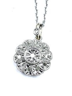 Pendentif chaîne en or 18 carats : fleur en diamants de taille rose