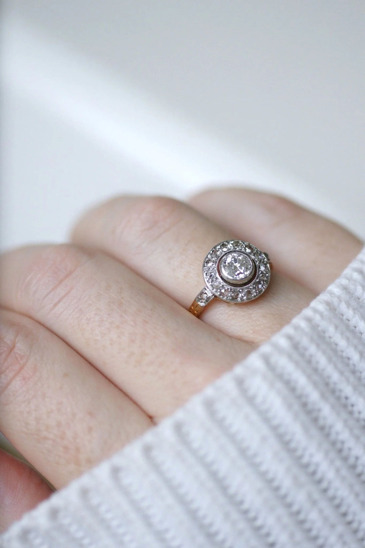 Bague cible ronde diamants