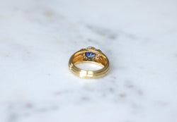 Bague jonc en or jaune et saphir de Ceylan
