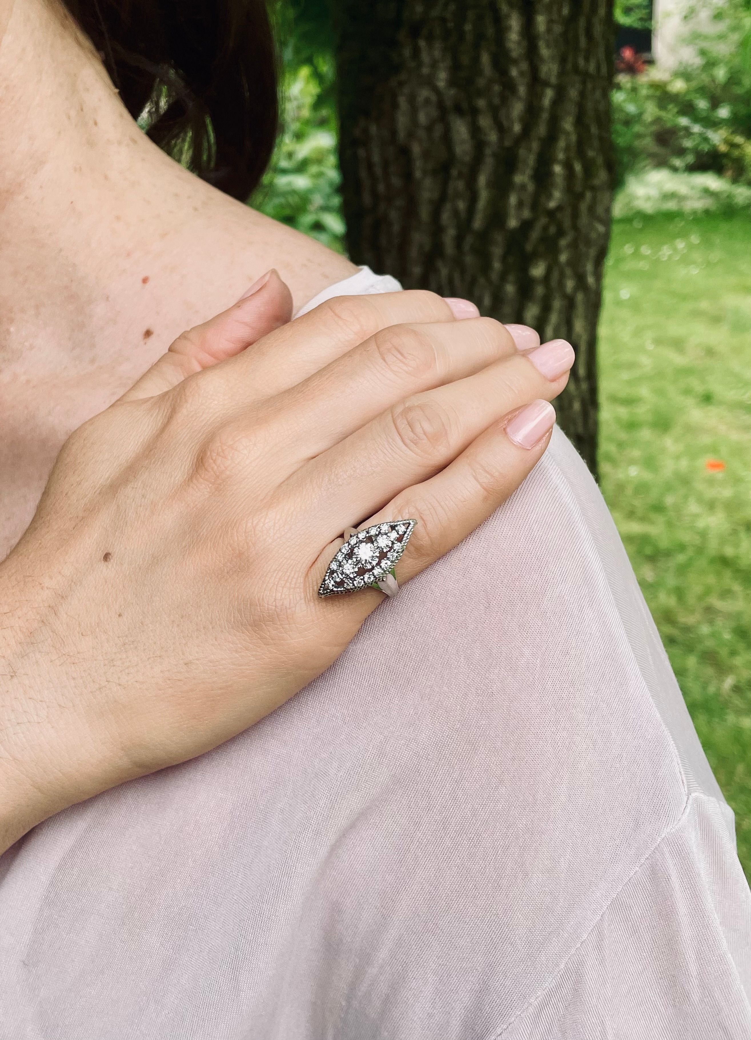 Bague Marquise diamants en or blanc et platine