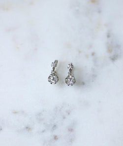 Boucles d'oreilles dormeuses Art Deco en platine et diamants