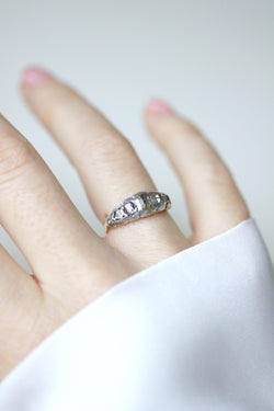 Bague jarretière en or rose et argent et diamants