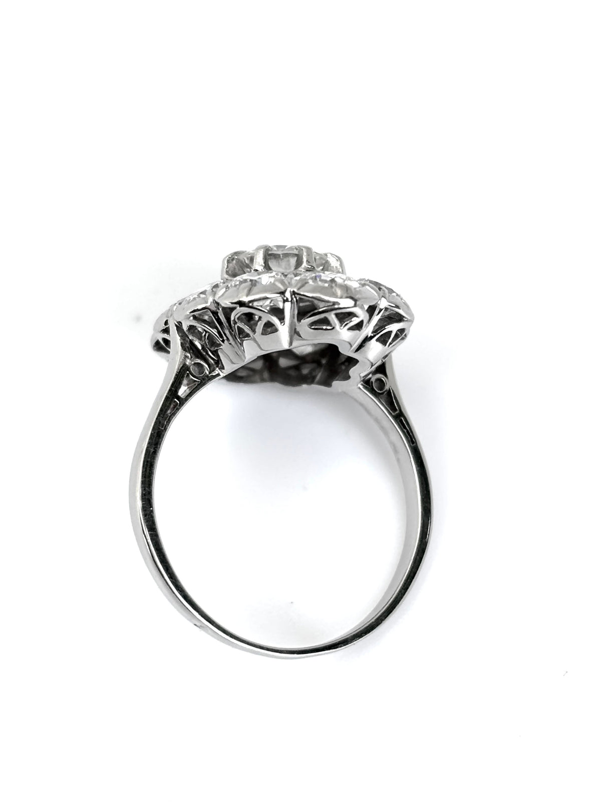Bague modèle Pompadour diamants