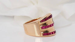 Bague en or, diamants et pierres rouges