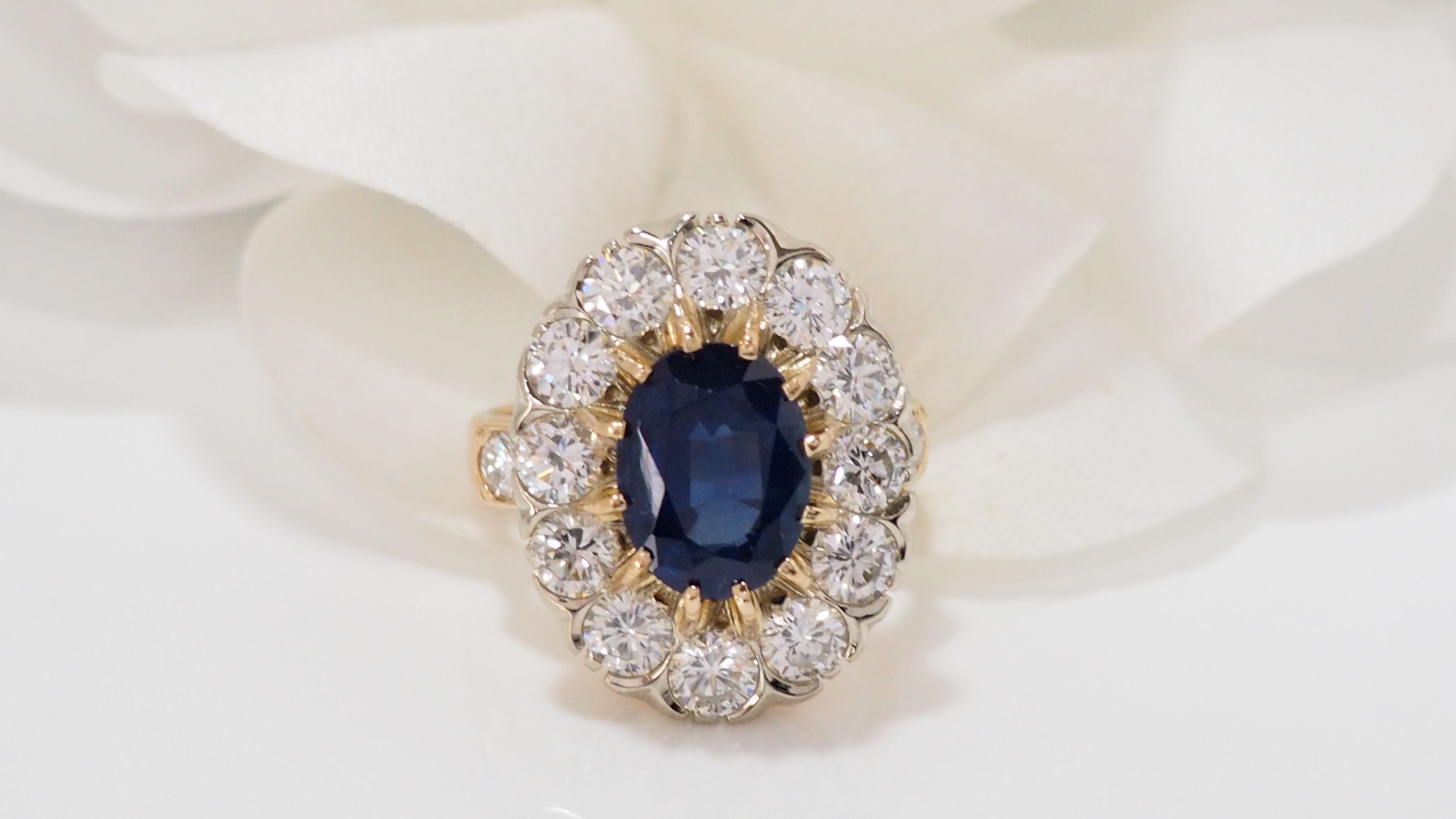 Bague Pompadour en or jaune saphir et diamants