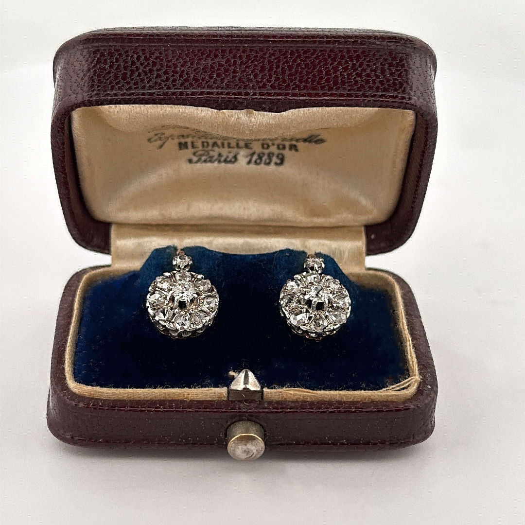 Boucles d'oreilles Dormeuses marguerites en or et diamants