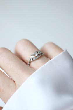 Bague bandeau en platine et diamants
