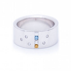 Used fancy white diamond gold ring