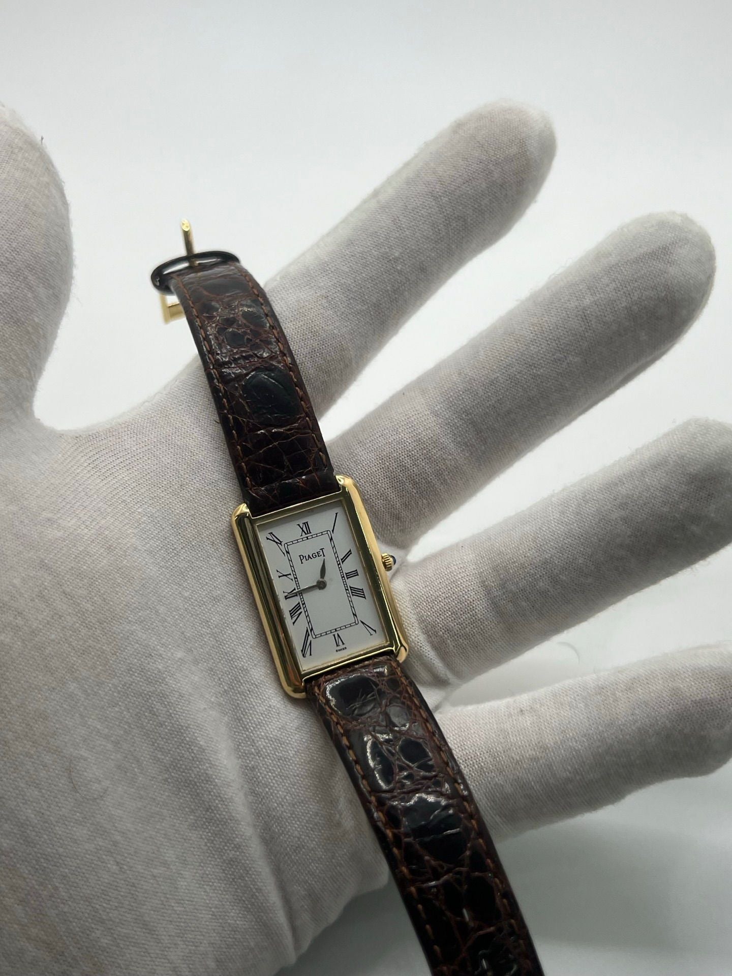 Montre PIAGET Tank allongée en or jaune