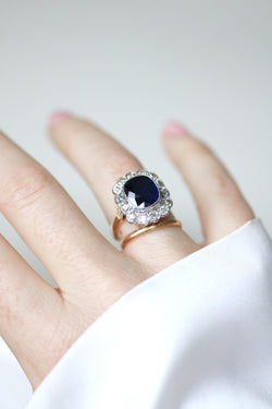 Bague Pompadour Art Déco en or rose et platine avec saphir et diamants