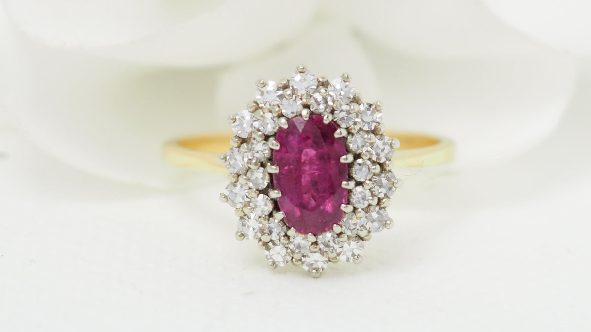 Bague Entourage E En Or Jaune, Rubis Et Diamants