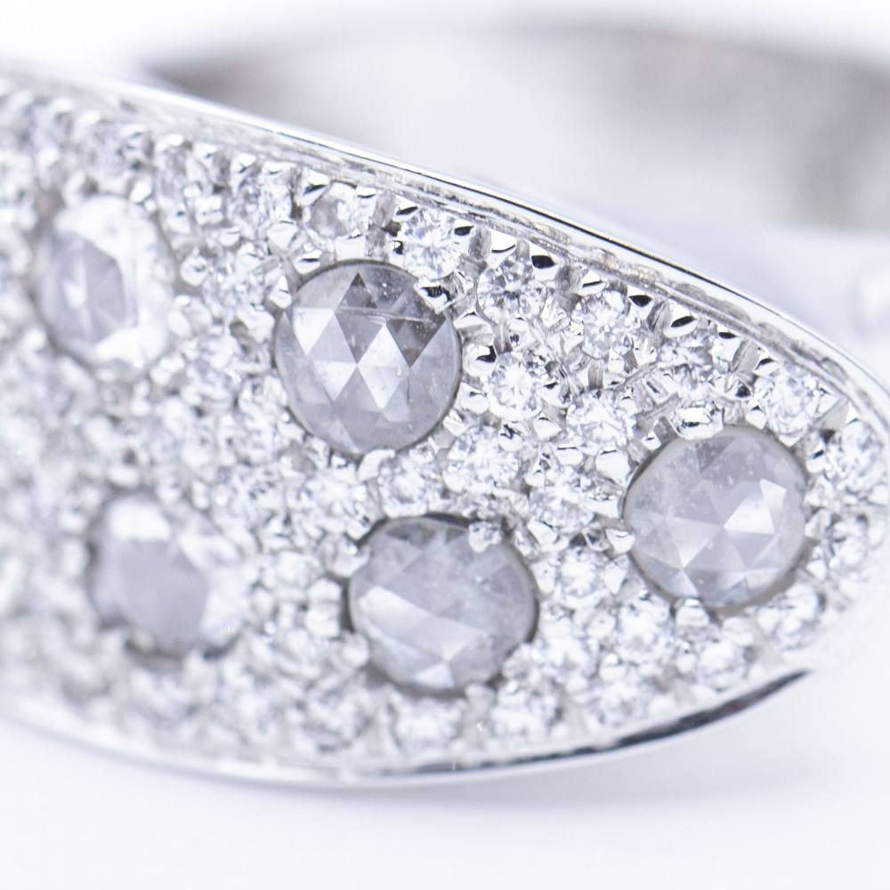 Bague en or blanc avec diamants taille brillant