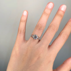 Solitaire accompagné - Platine & Diamants