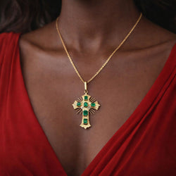 Pendentif en or jaune et émeraudes