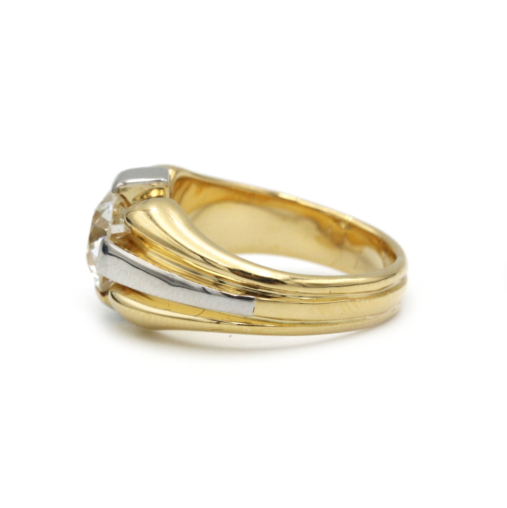 Ring Chevalière in yellow gold, white gold and diamond
