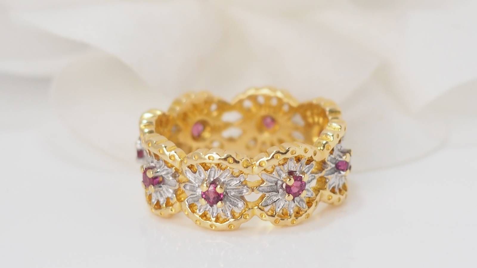 Bague en or deux tons et rubis