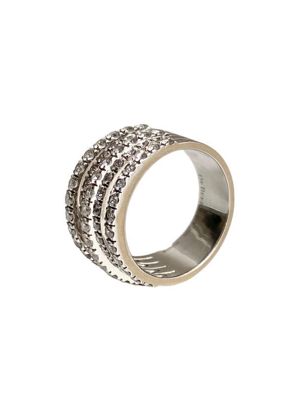 Bague DE BEERS, en or blanc 18k et diamants.