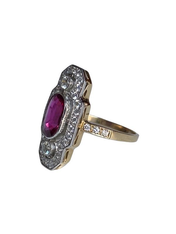 Bague style Art Déco, en or jaune 18k et platine