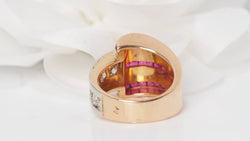 Bague en or, diamants et pierres rouges